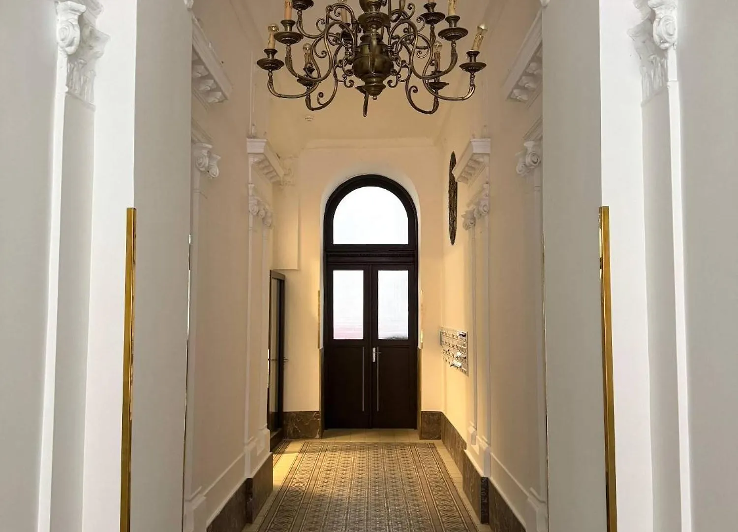 Apartment In Staatsoper Nahe Prime Location فيينا 0*,